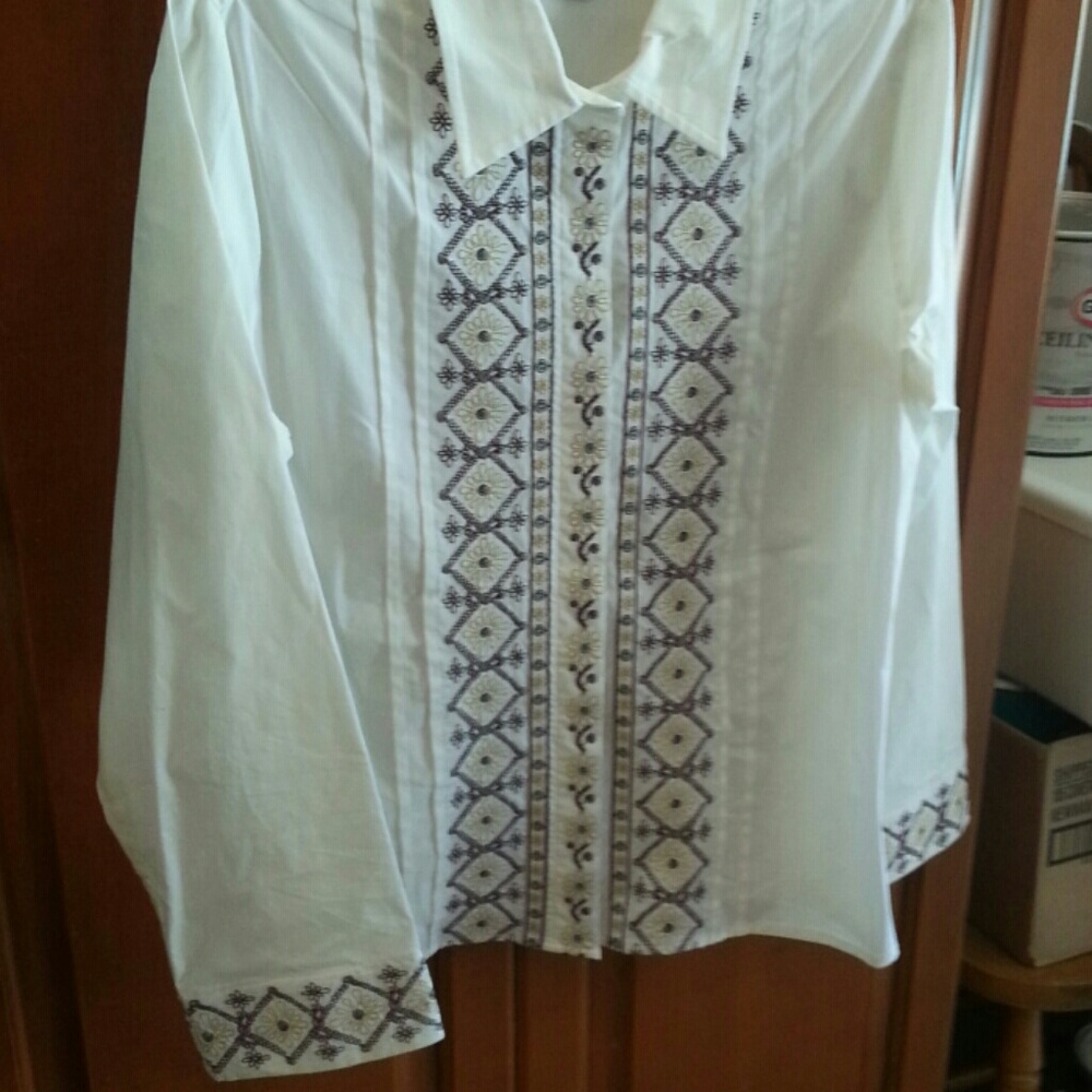 Shirt - Picture 3 of 4