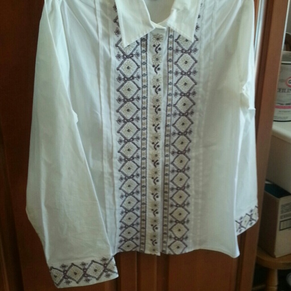 Shirt - Picture 3 of 4