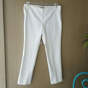 Madison - Ladies white ankle pants, clam diggers
