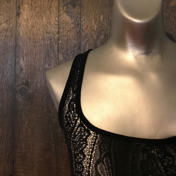 Lace racer back tank top - Picture 2 of 5