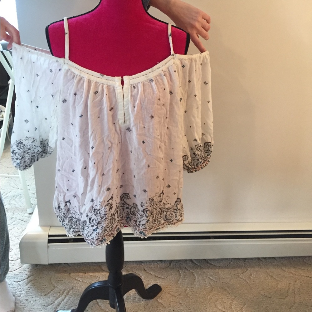 Ecote Urban Outfitters Cold Shoulder Top