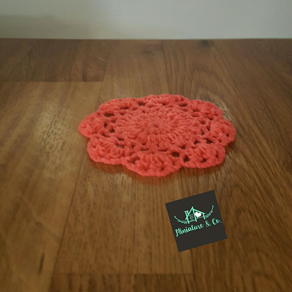 Miniature dollhouse handmade chrochet Rug round