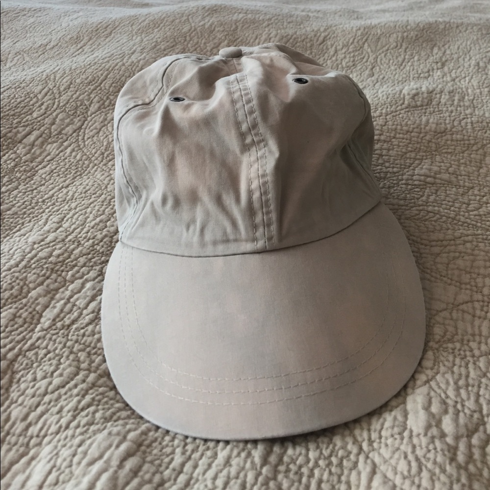 GAP baseball hat.