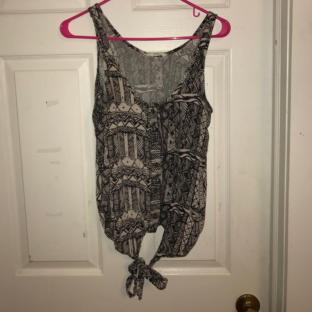 Black and white pattern tank top