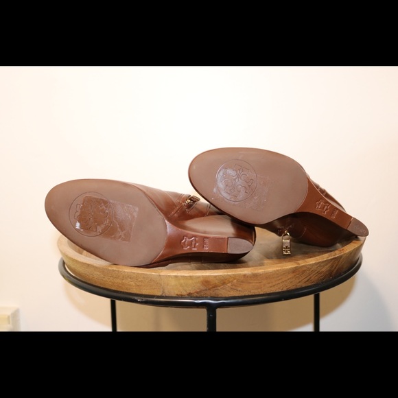 *SOLD* NWOT Tory Burch Camel Wedge Booties - Picture 4 of 4