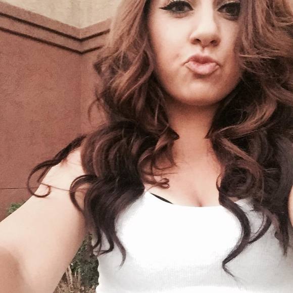 Meet your Posher, Tayler - Picture 1 of 1