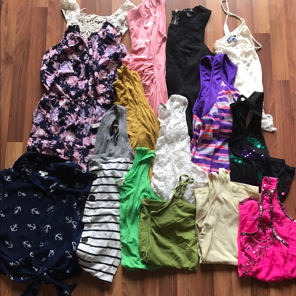 Huge women's clothes lot sizes s/m