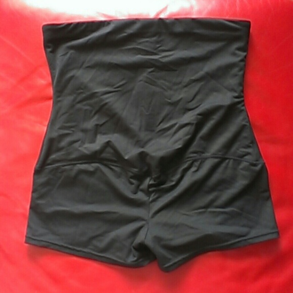 Self Expressions by Maidenform Hi-Waist Boyshort - Picture 2 of 6