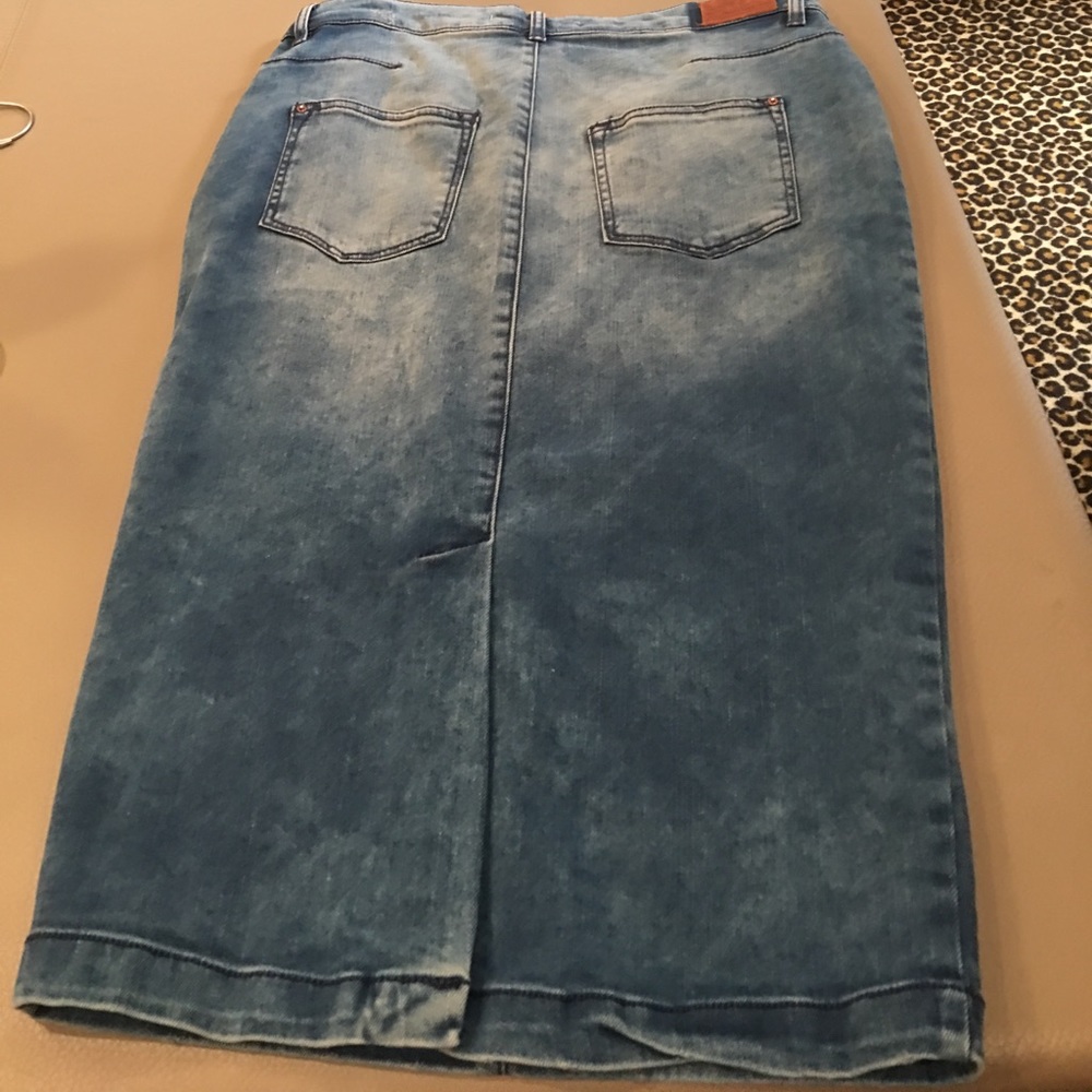 NWOT Zara jean skirt knee length size L - Picture 2 of 4