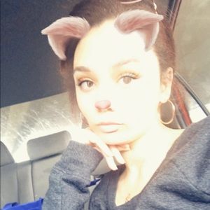 Meet your Posher, Casha