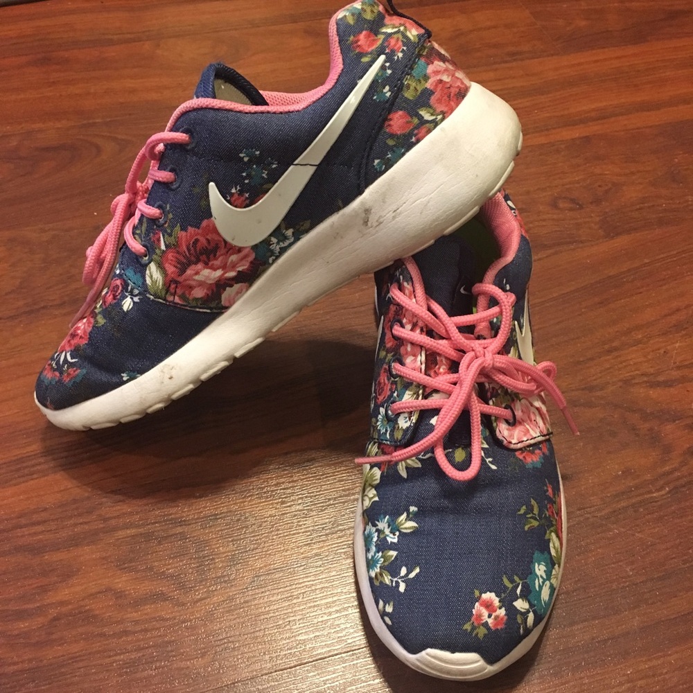 Floral Nike Roshe Runs
