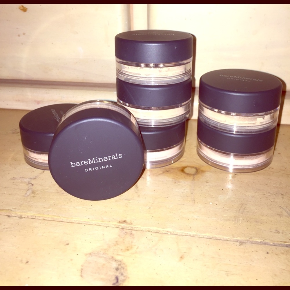 Bare minerals powder foundation