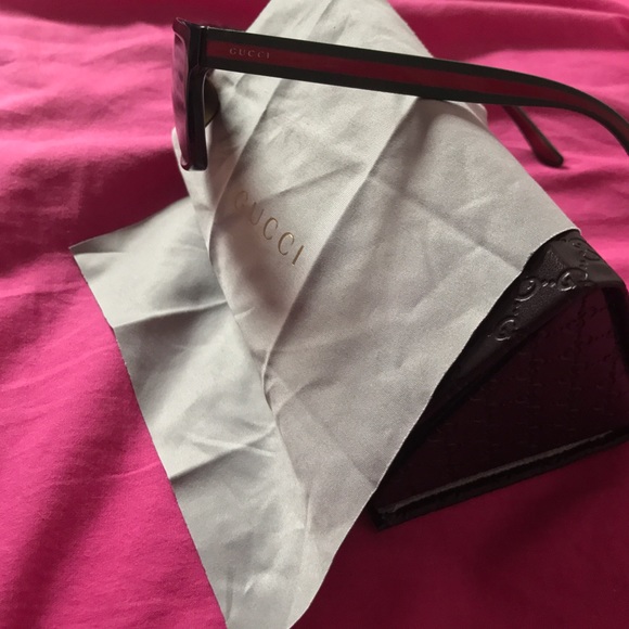GUCCI SUNGLASSES