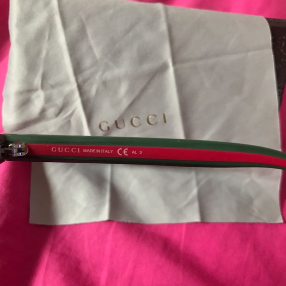 GUCCI SUNGLASSES