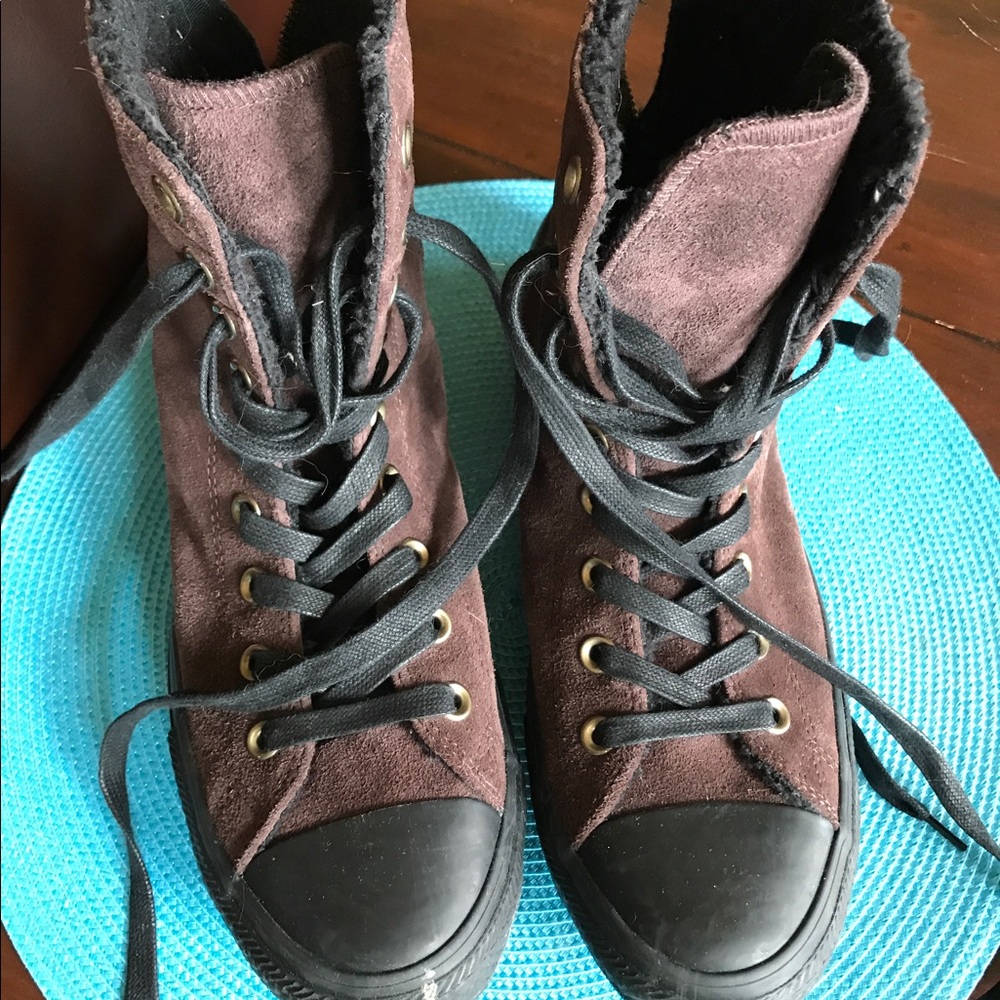 Brown Converse, Women's size 9.5! Great shoes!