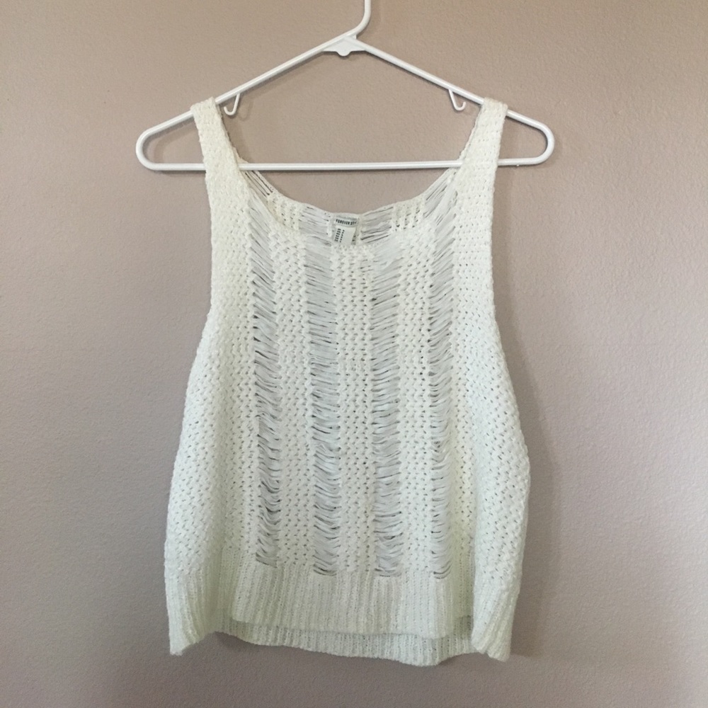 White knitted top