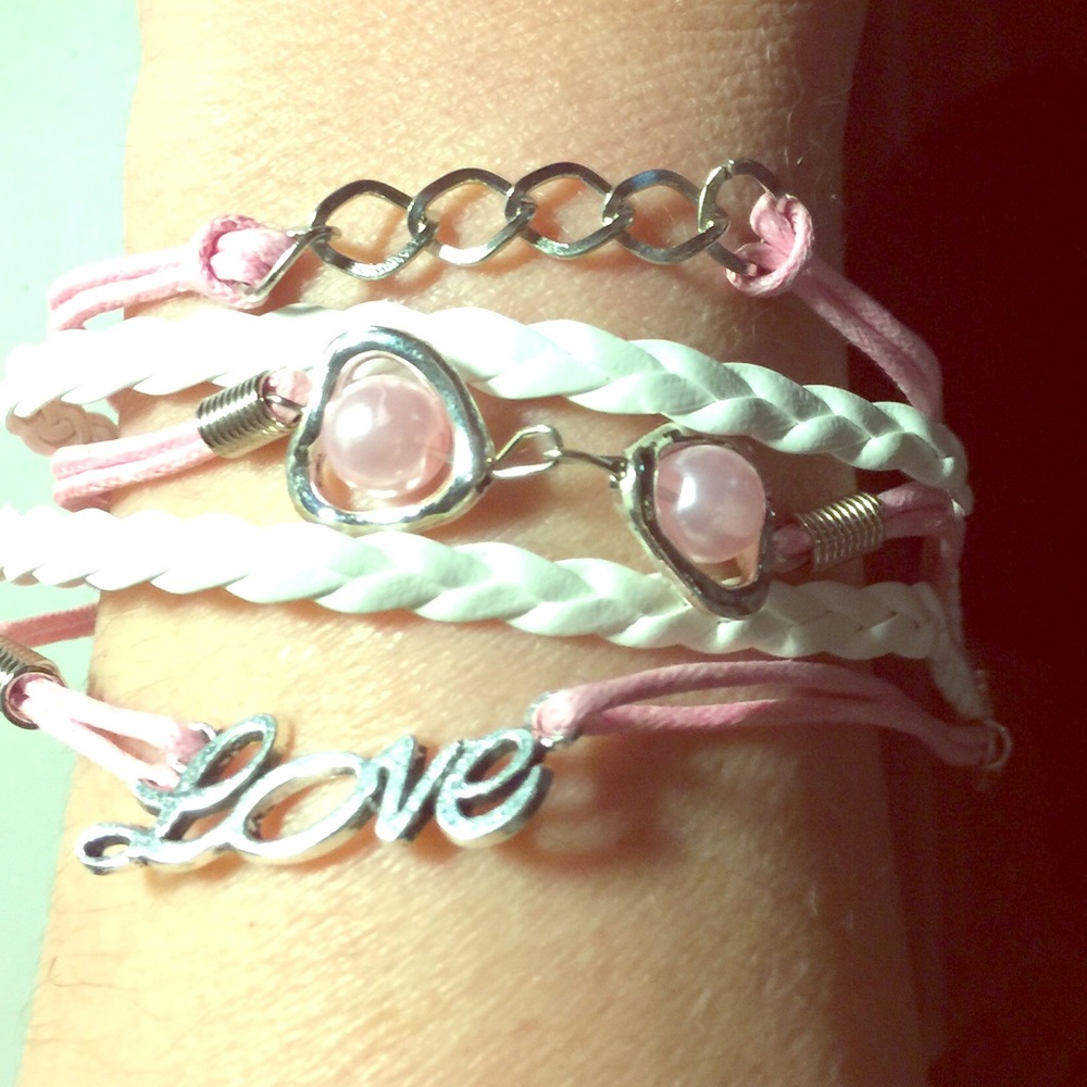 ✨FREE w/ Purchase✨ New w/out tags Leather Bracelet