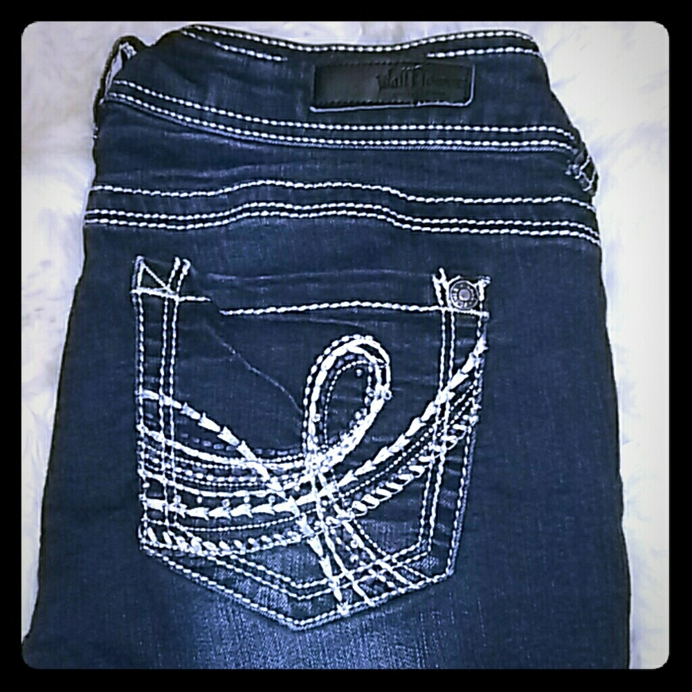 Wallflower Dark Wash Skinny Jean