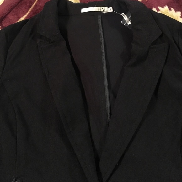 suit - Picture 3 of 3