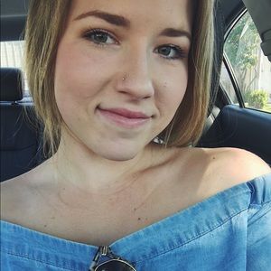 Meet your Posher, Coby