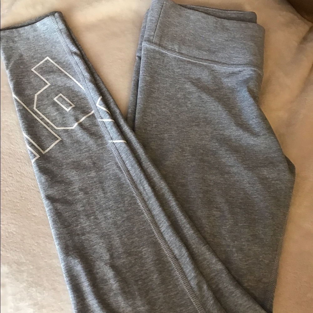 PINK yoga xs (+FREE TANK OF CHOICE)🎉