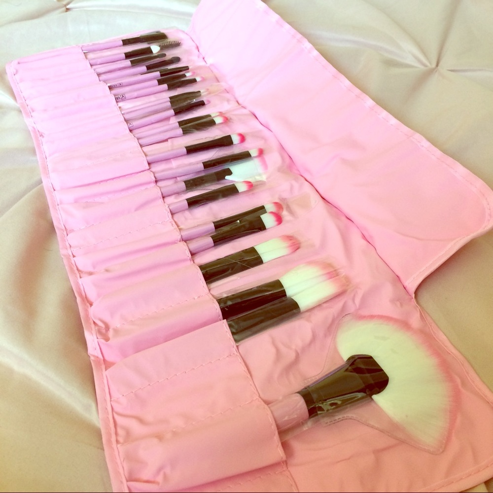 24 Piece Makeup Brush Set