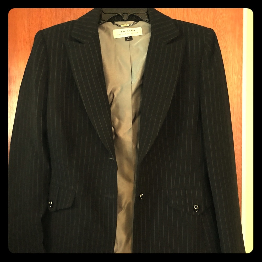 Tahari black pin stripped blazer