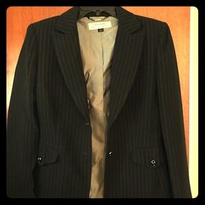 Tahari black pin stripped blazer
