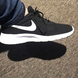 Nike Tanjun size 9.5