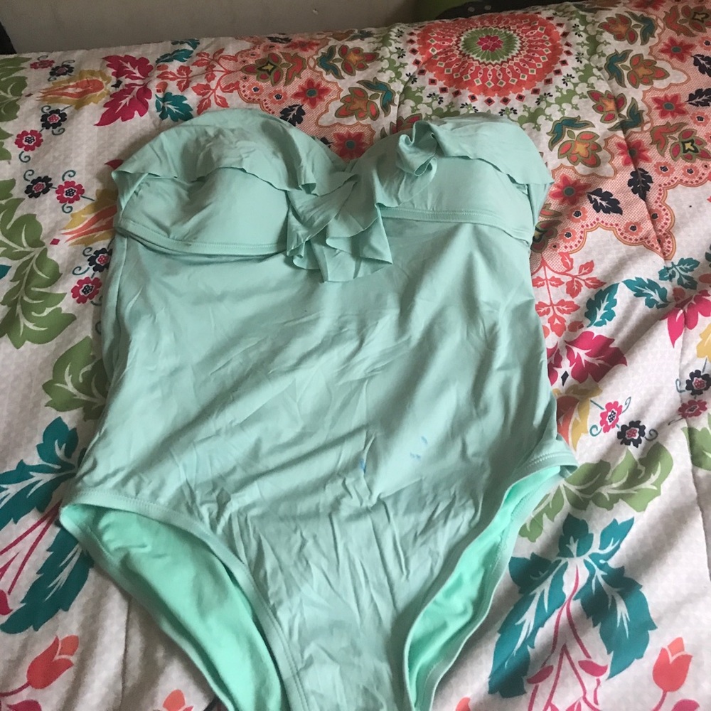 bathing suit - Picture 2 of 3