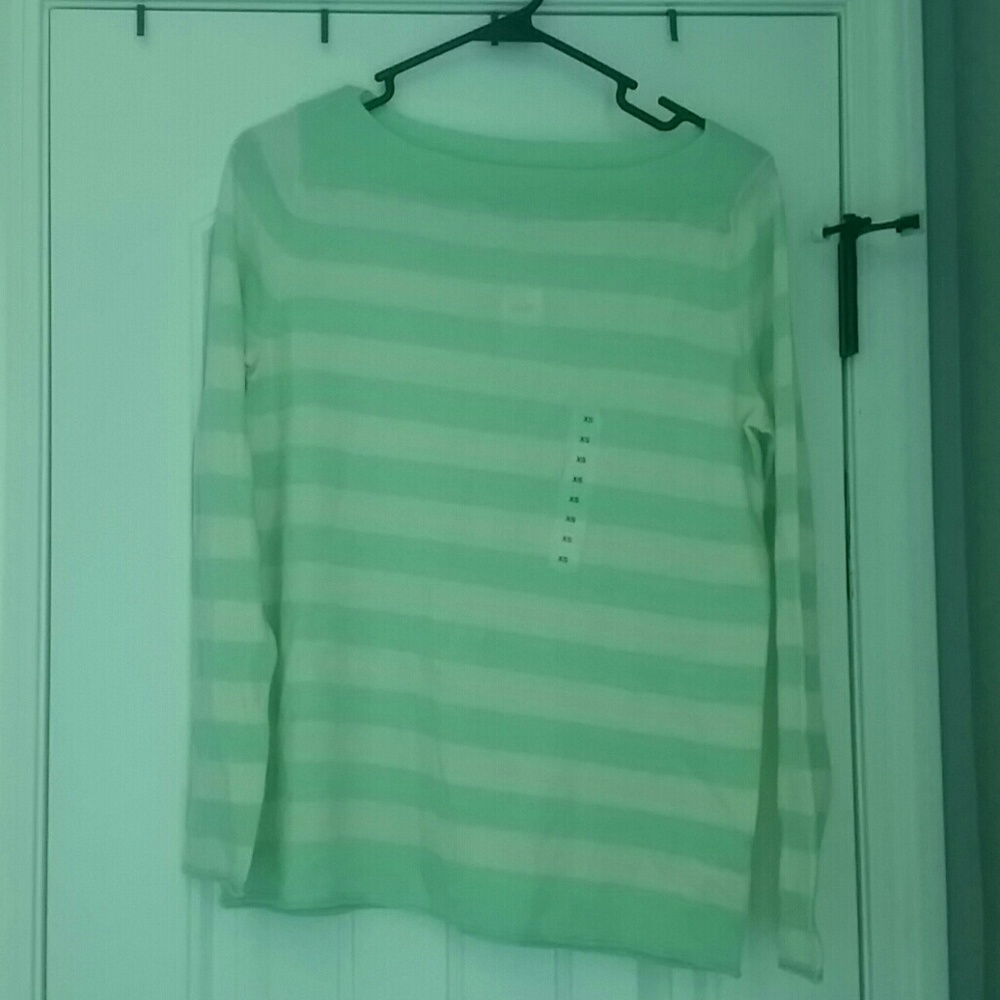 Gap sweater