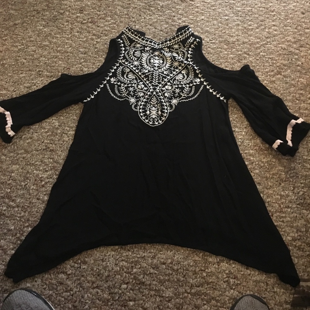 Cold shoulder boho shirt