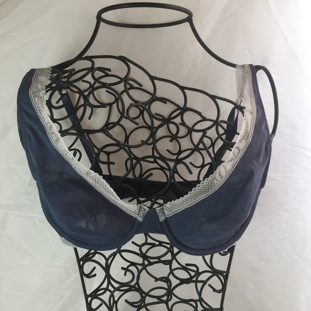 Victoria's Secret Unlined Demi Gray 32D