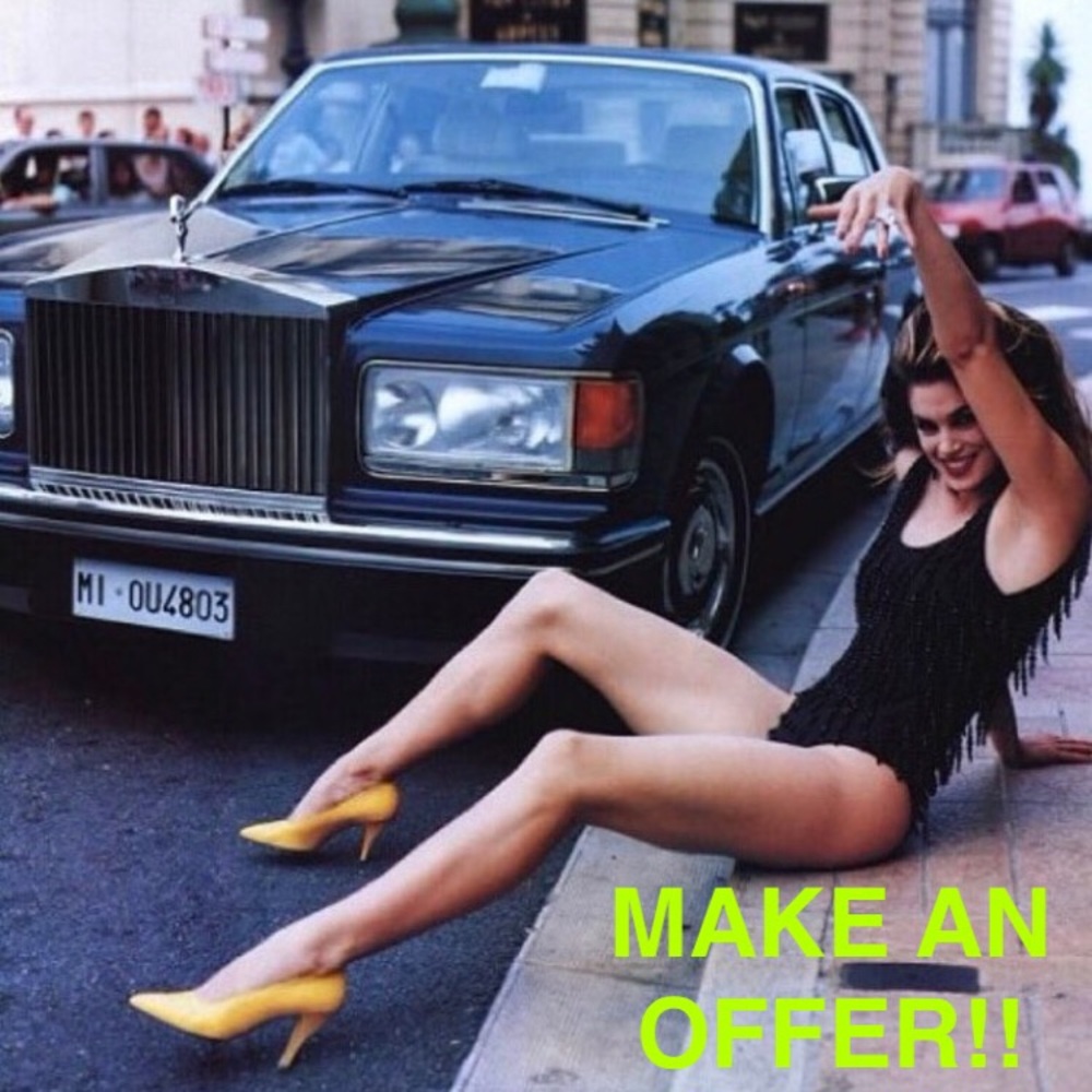 🖤 MAKE AN OFFER 🖤 15% OFF 2 OR MORE ITEMS!