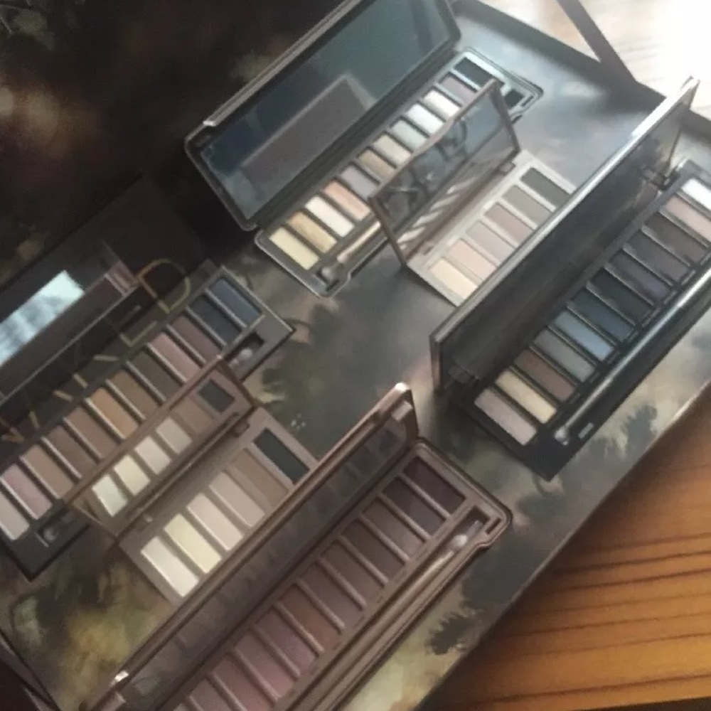 Urban Decay Naked Vault 2