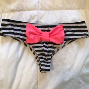 Bow bikini bottoms