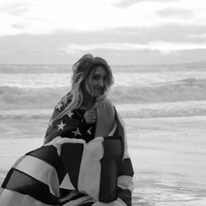 Meet your Posher, Macy