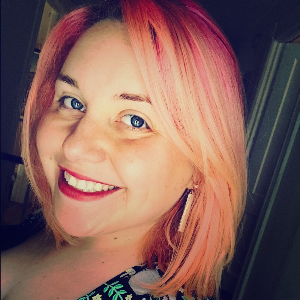 Meet your Posher, Cassandra