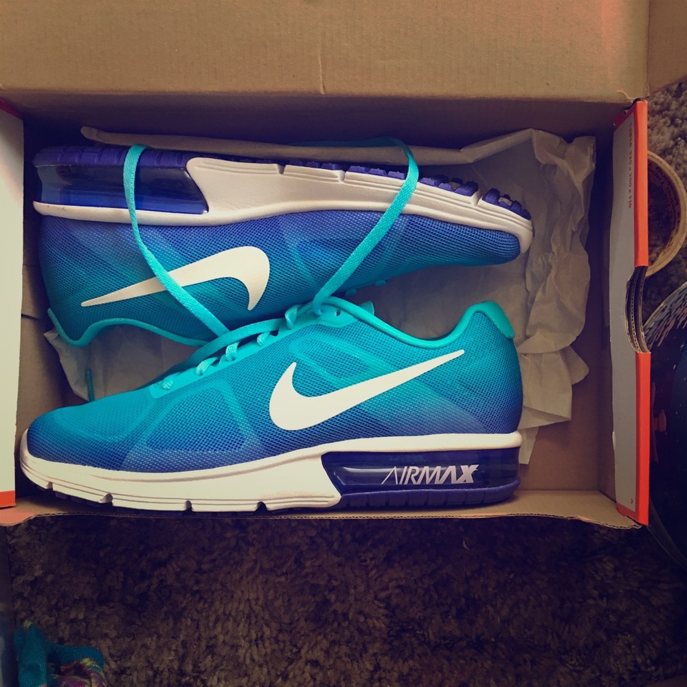 WMNS NIKE AIR MAX SEQUENT