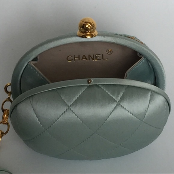 CHANEL Satin Quilted egg clutch 90's Tiffany blue - Picture 4 of 8