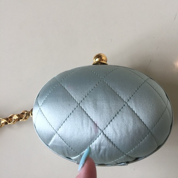 CHANEL Satin Quilted egg clutch 90's Tiffany blue - Picture 6 of 8
