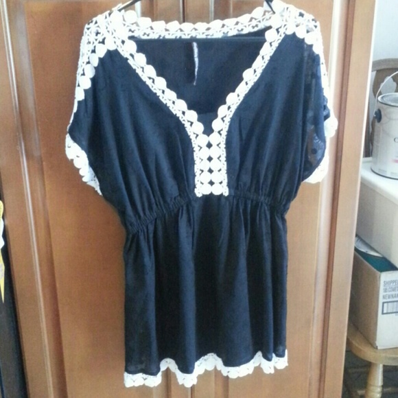 Tunic - Picture 3 of 7