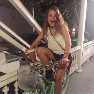 Meet your Posher, Olivia