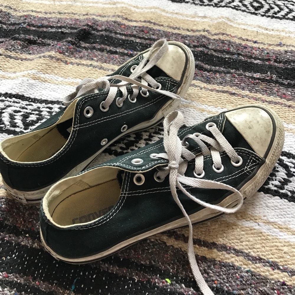 Black low top chucks