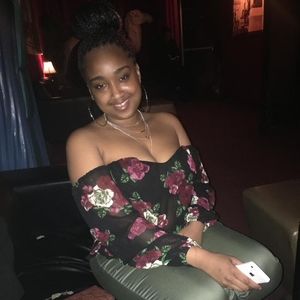 Meet your Posher, Aurelia