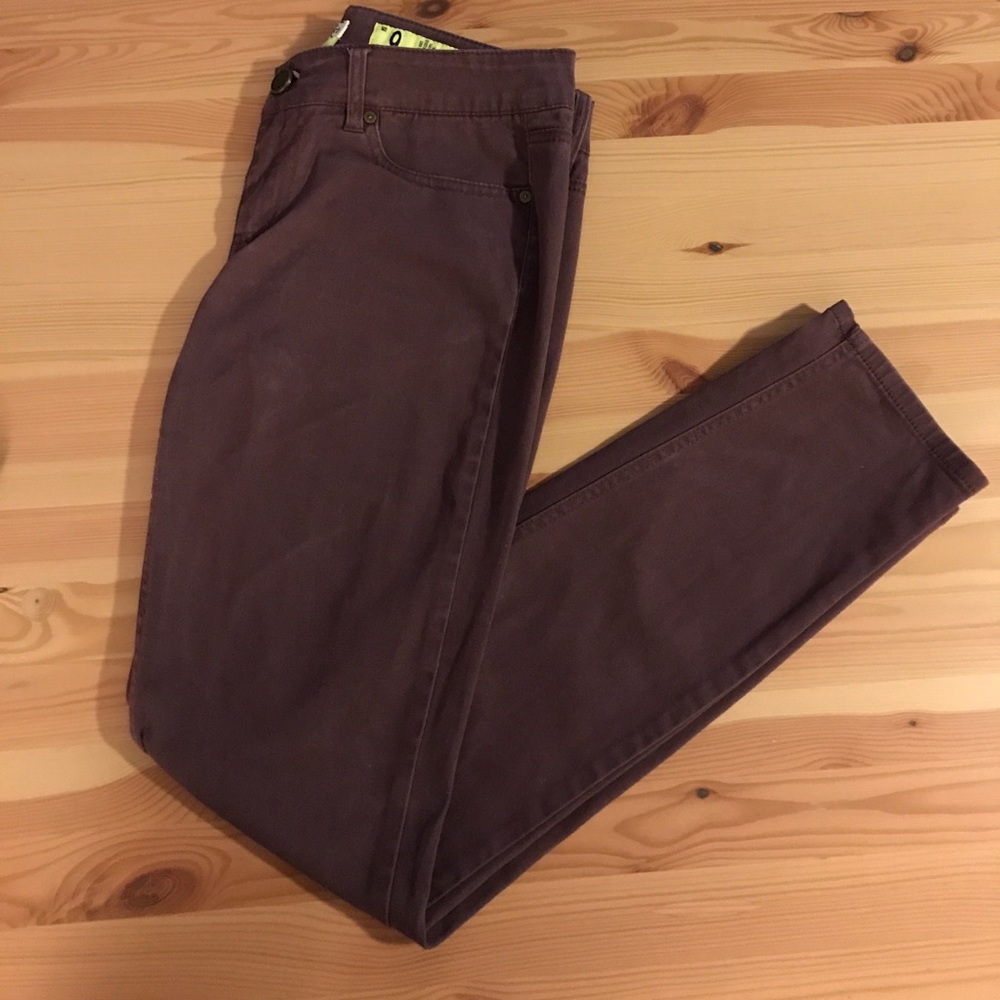 Maroon size 9 skinny jeans