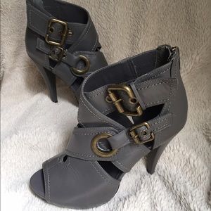Gray high heeled booties Aldo Vares Sz 8