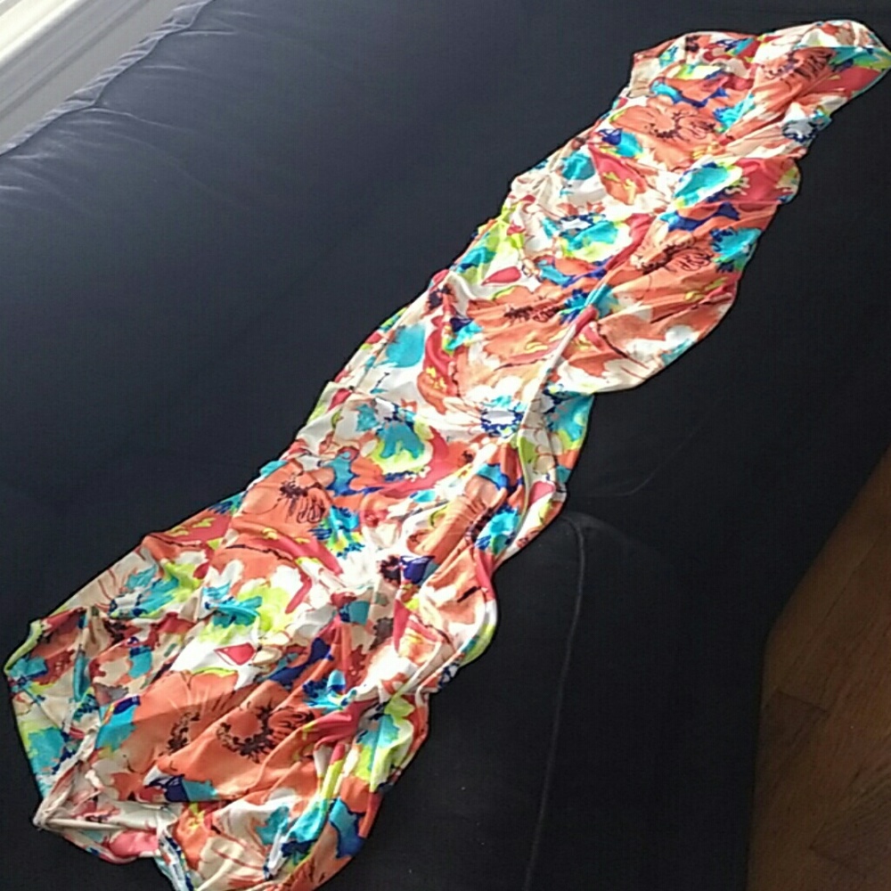 Strapless floral fishtail gown - Picture 3 of 4