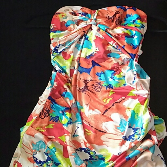 Strapless floral fishtail gown - Picture 2 of 4