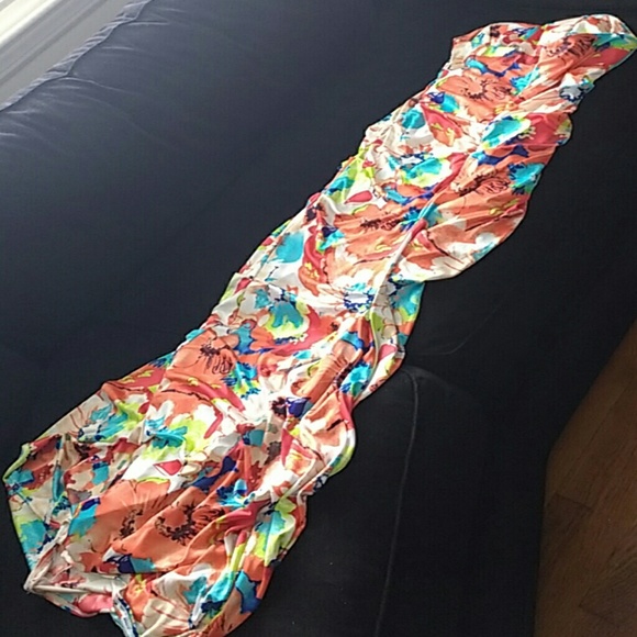 Strapless floral fishtail gown - Picture 3 of 4